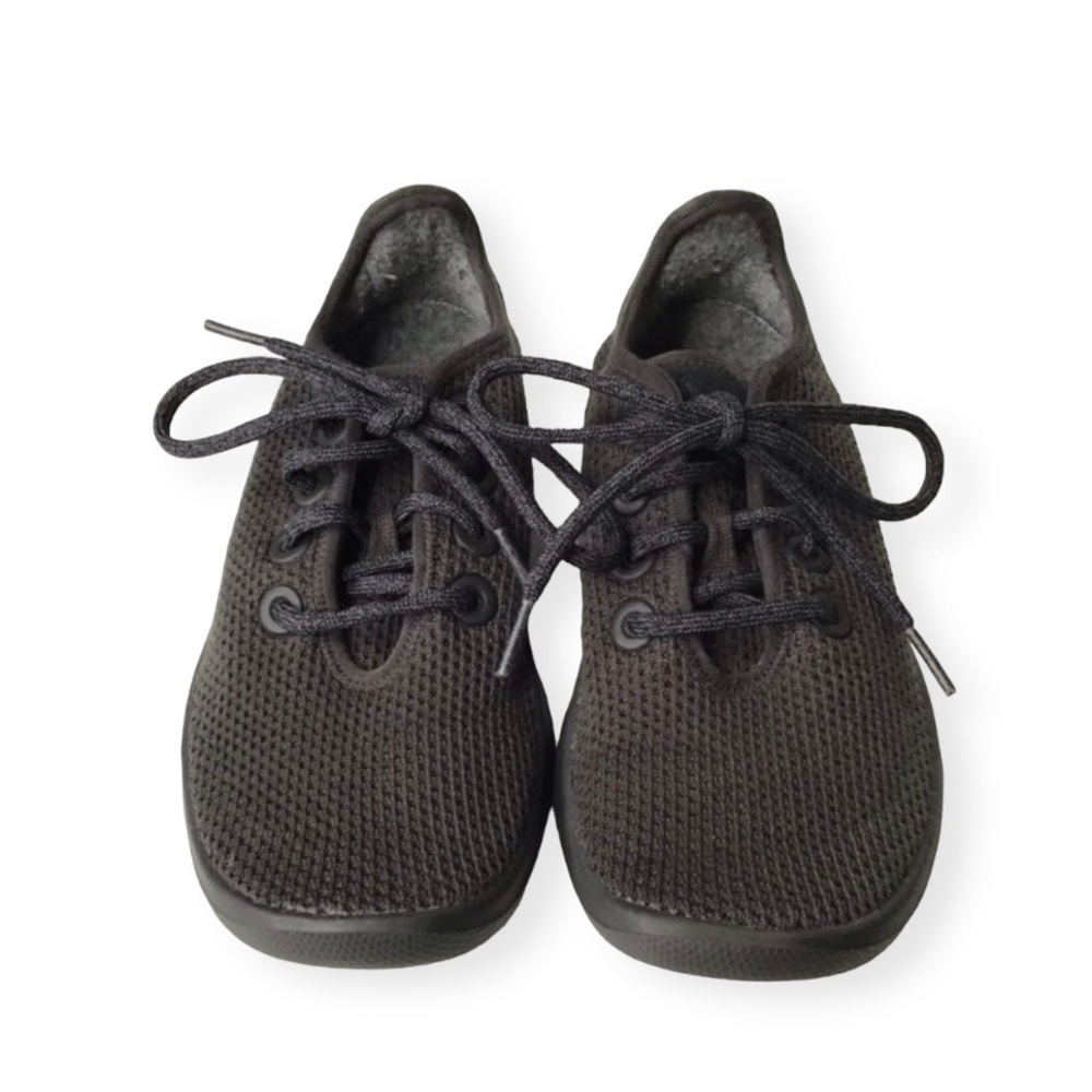 Allbirds Tree Runner in Charcoal Size 6.